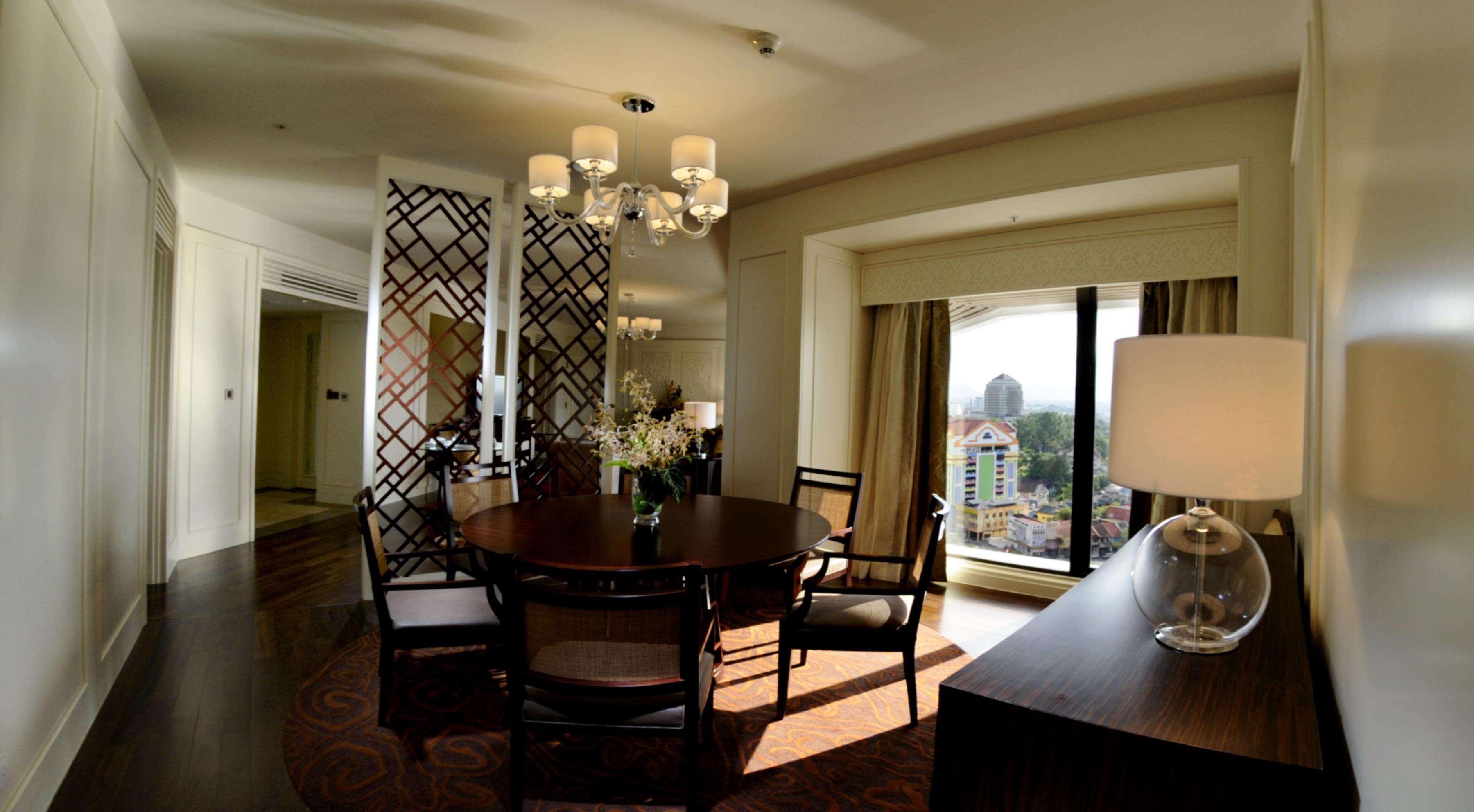 Hilton Hotel 5*
