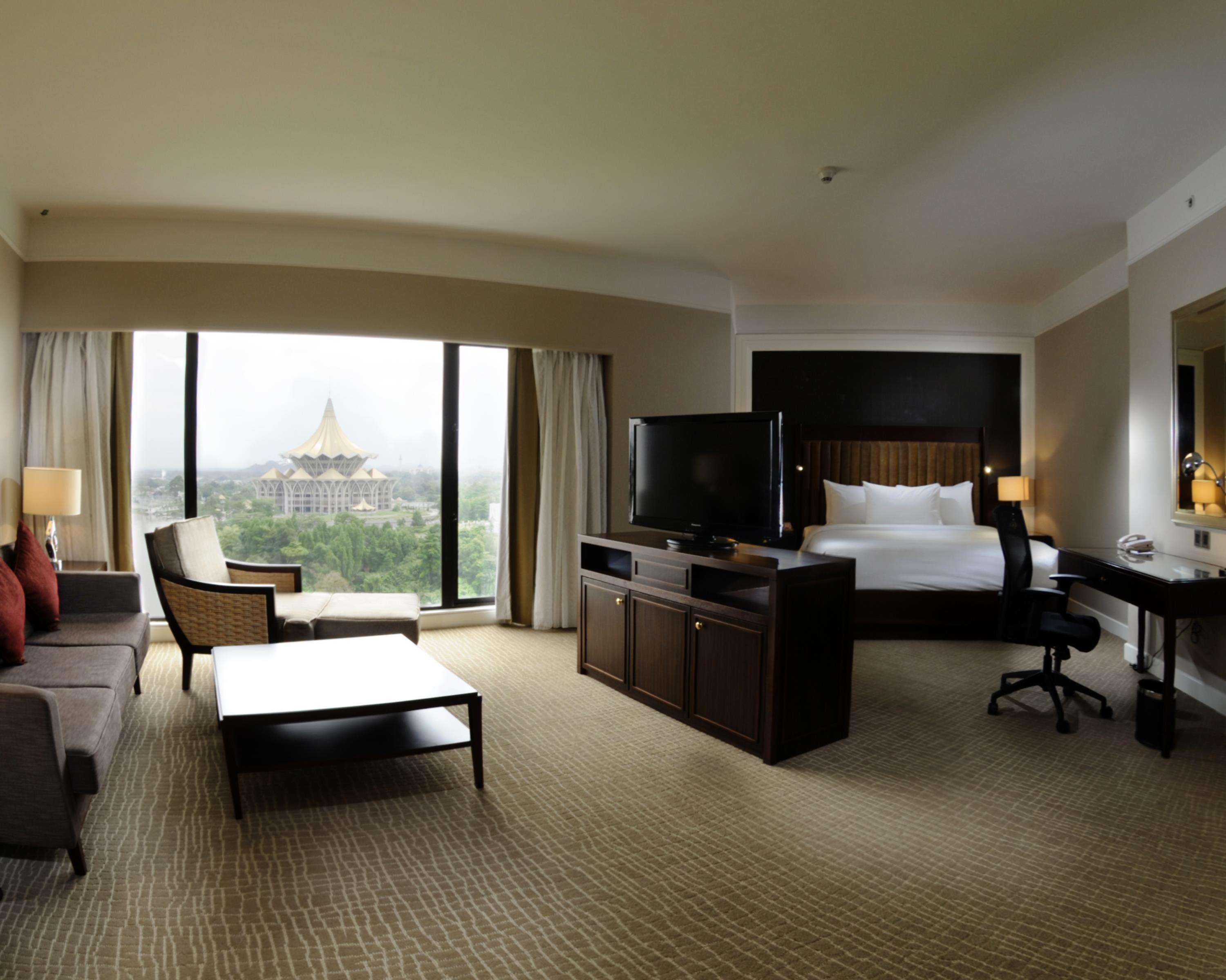 Hilton Hotel 5*