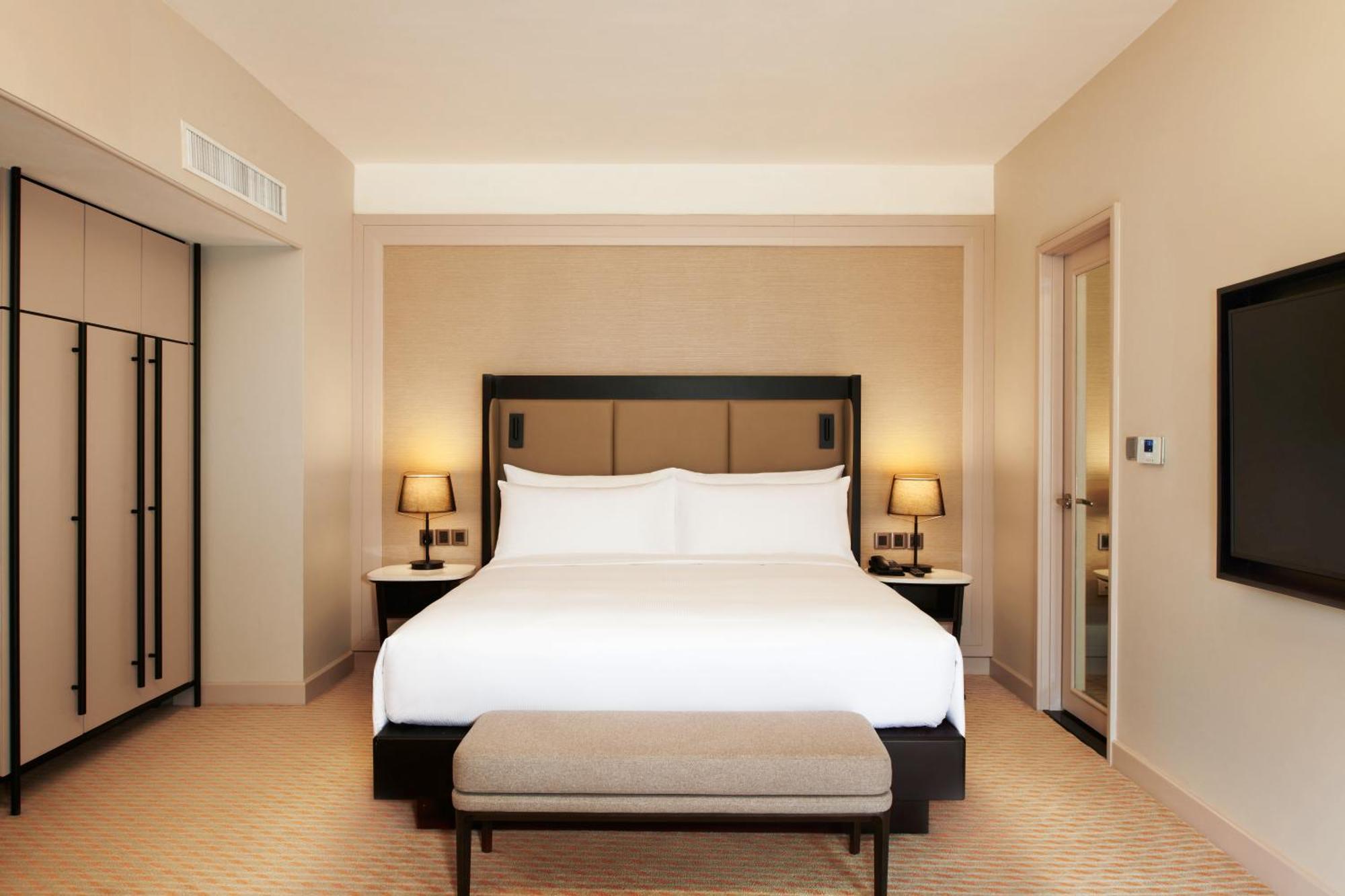 Hilton Hotel 5*